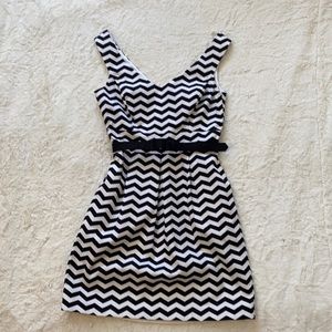 Chevron print dress with belt
